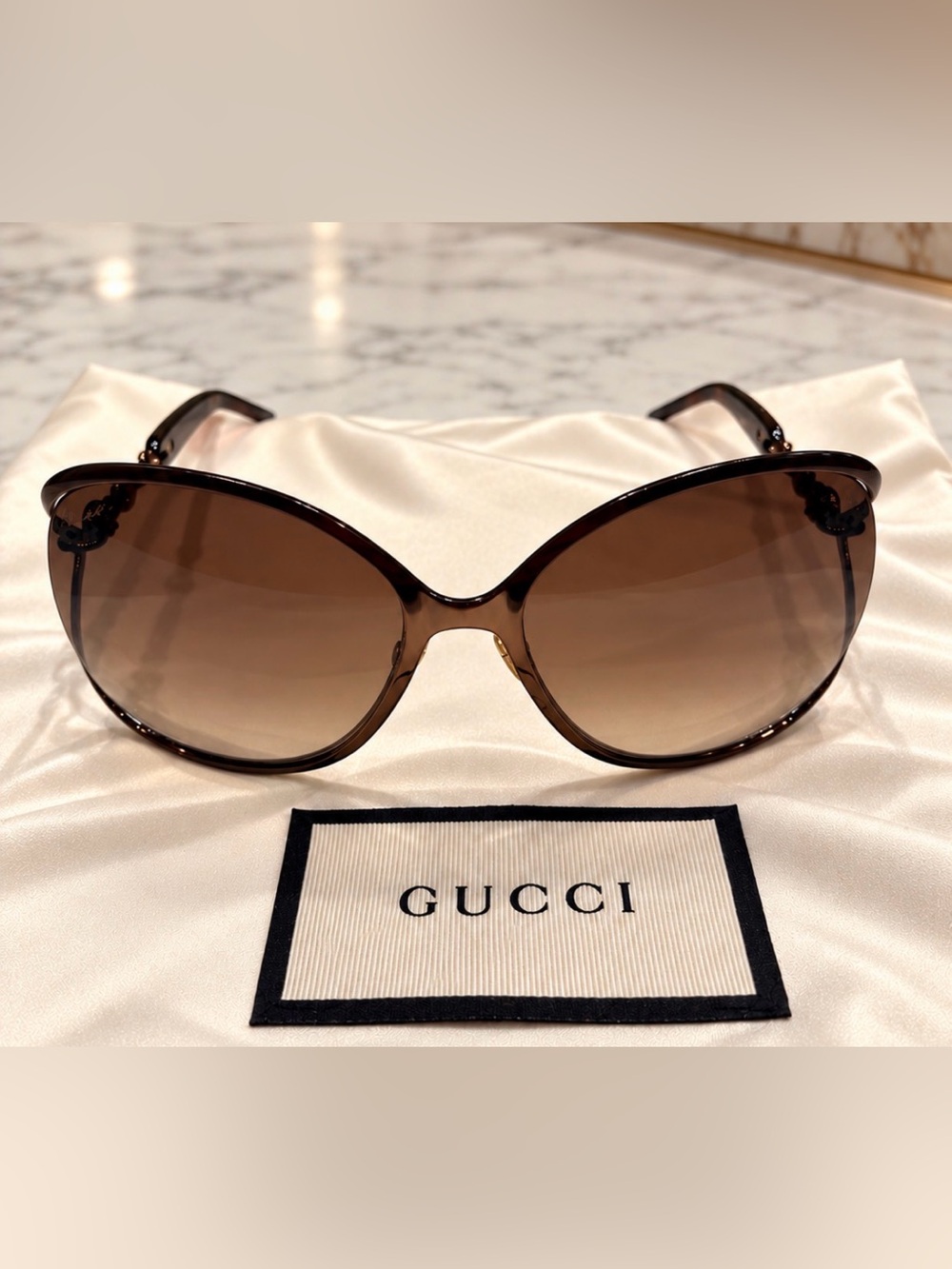 Gucci GG 4250/S Brown Tortoise Oversized Sunglasses – Excellent Condition